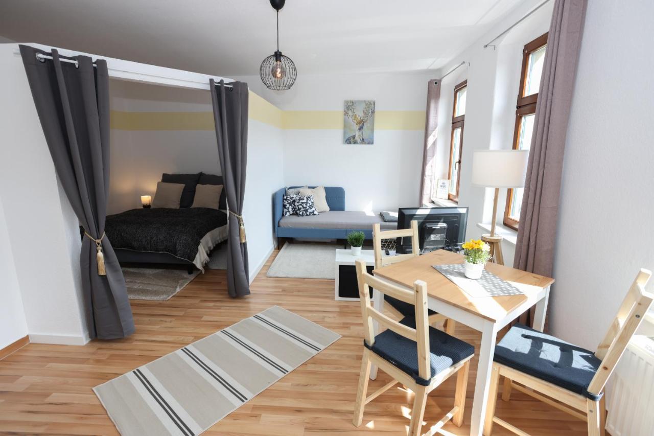 Apartment Fullhouse - - M45 *